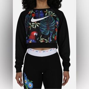 Women's Cropped Sweatshirt Size XL Black Floral Athleisure Workout Gym Tropical